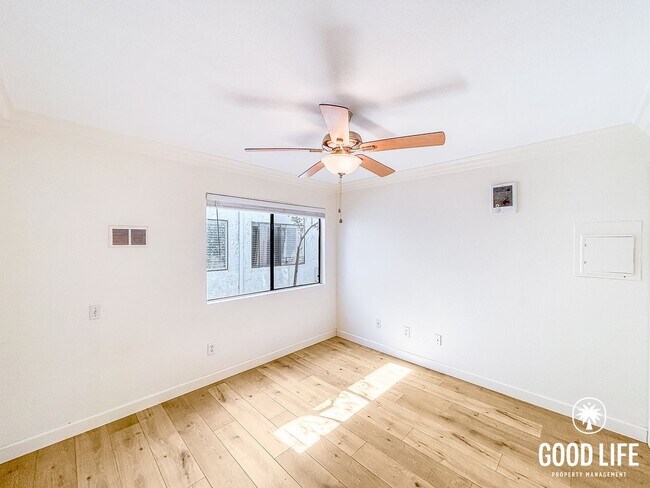 Building Photo - SD: Bright 2BD/2BA Condo in Golden Hill with In-Unit Laundry & Tandem Parking