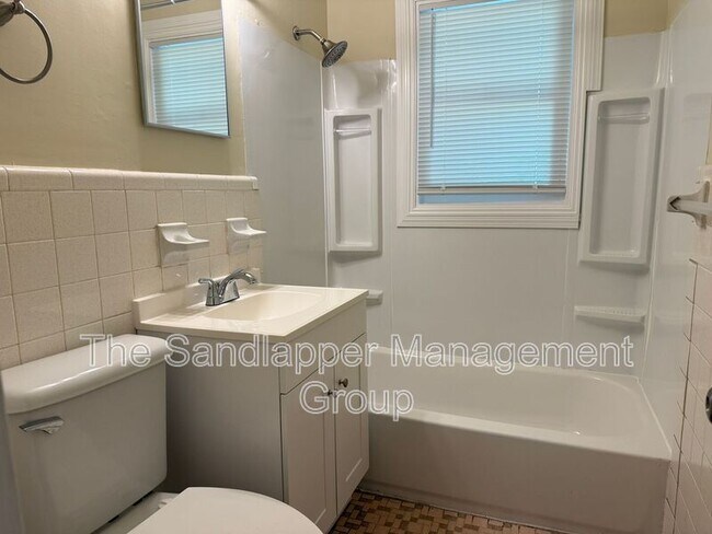 Building Photo - 2214 Van Buren Ave