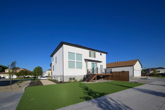 Building Photo - 537 S 2470 W