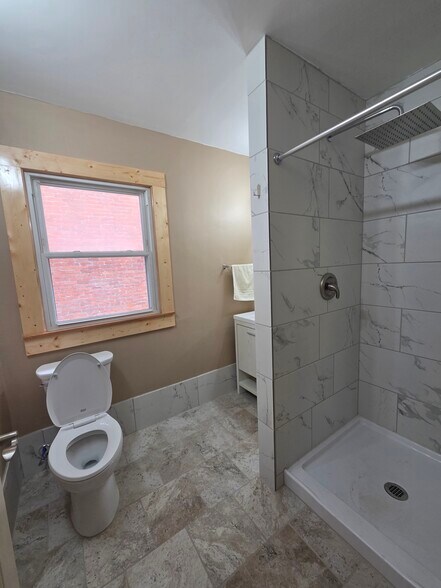 Building Photo - 414 Perrin St