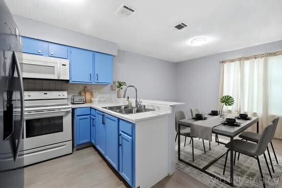 Building Photo - 12528 Wellington Park Dr