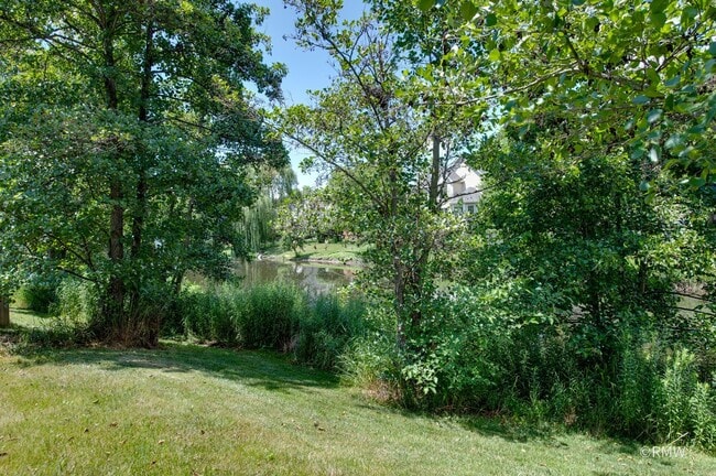 Building Photo - 770 Cole Dr