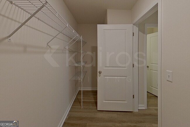 Building Photo - 127 Overstreet Way