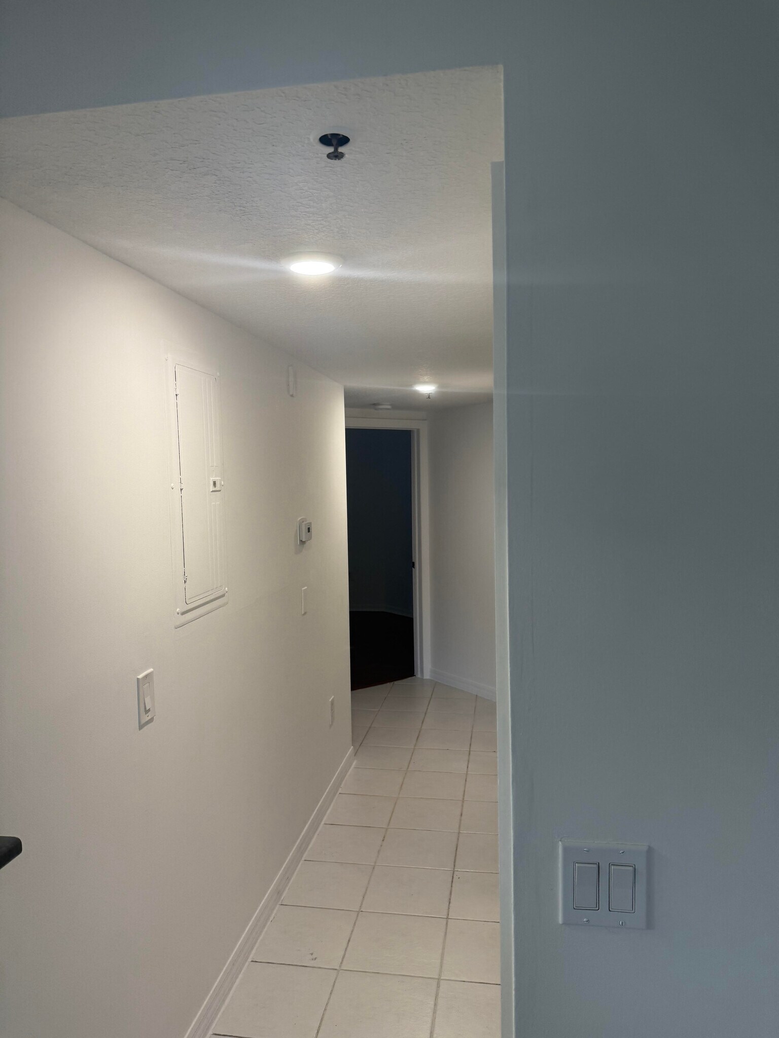 Building Photo - 9340 Fontainebleau Blvd