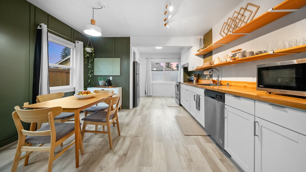 Building Photo - 2910 E 28th St