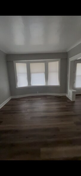 Family/Living room - 4502 McGregor Ave