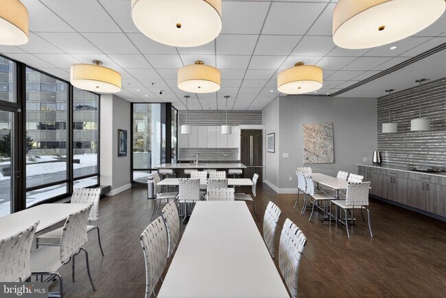 Building Photo - 2101 Market St