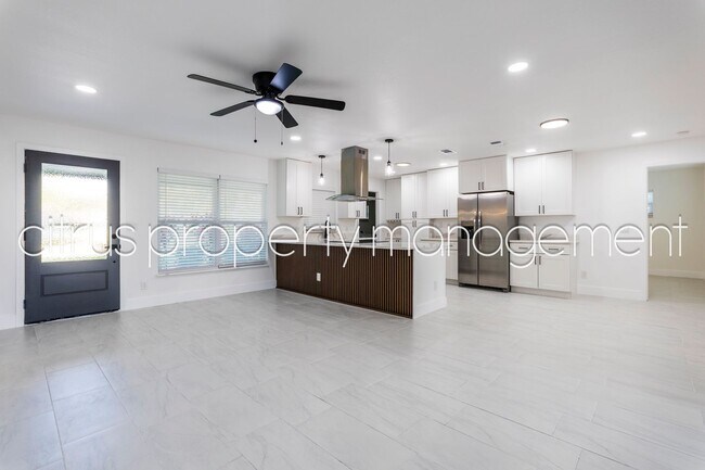 Building Photo - Impeccable, Fully Remodeled 3/2 with Huge Bonus Room Convenient to UCF!