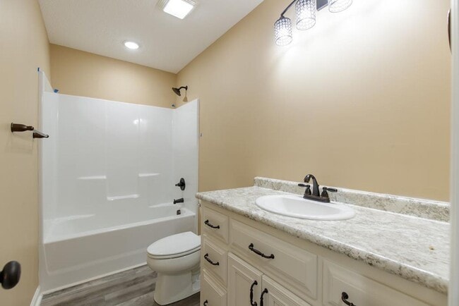 Building Photo - Modern 4-Bedroom Home with Open Layout, Sp...