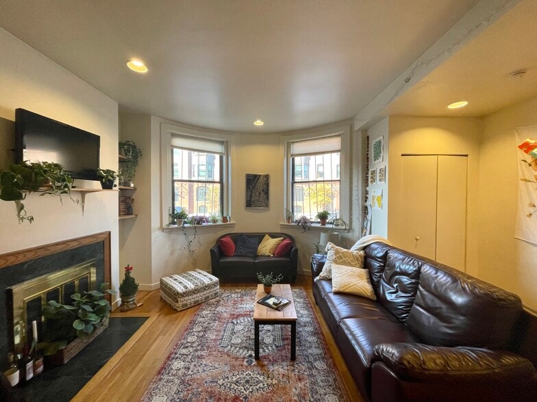 Building Photo - 616 Columbus Ave