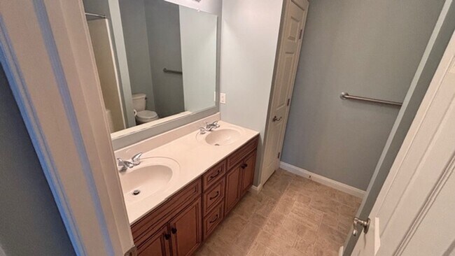 Building Photo - $2,100 townhome for rent Swatara township 3 bed 2.5 baths