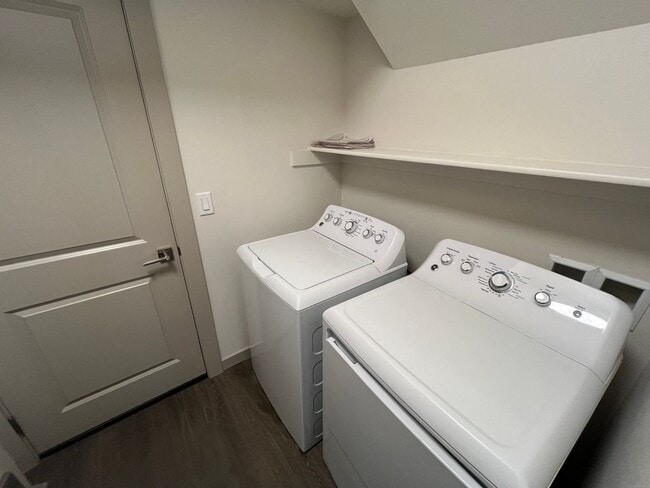 Building Photo - Newer 3 Bed/2 Bath Construction on Bend's Eastside - Cessna Drive