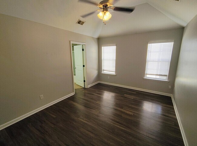 Building Photo - 5646 Sycamore Woods Dr