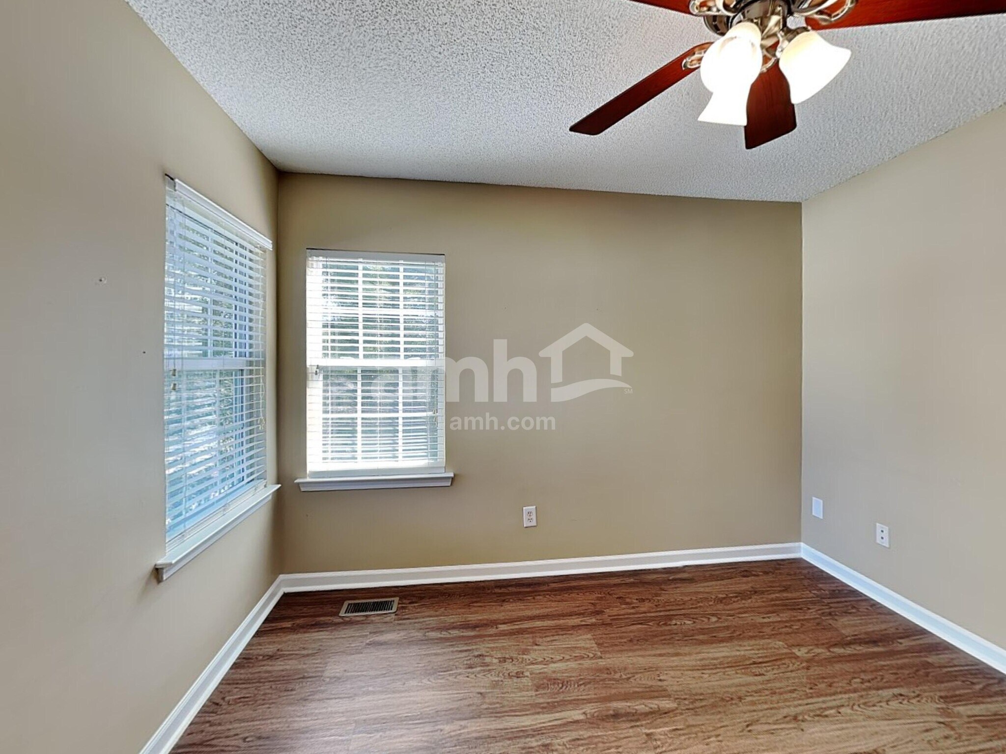 Building Photo - 2206 Coatsdale Ln