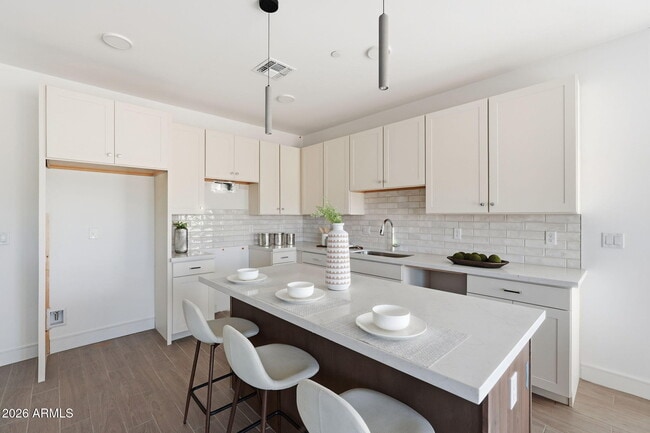 Building Photo - 8137 E Brown Rd