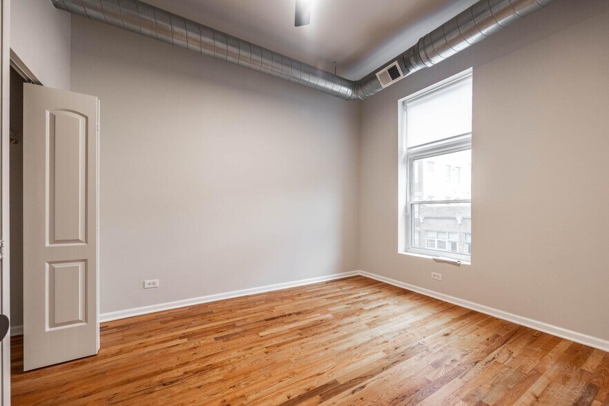 Building Photo - 1540 N Milwaukee Ave