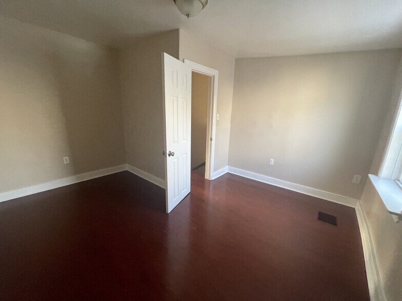 3rd floor Room 3 - 1317 S Howard St