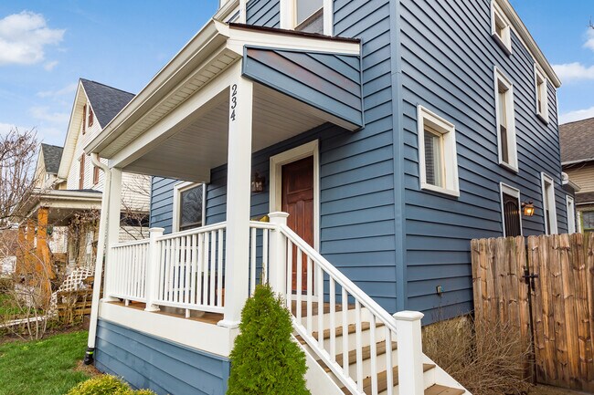 Building Photo - 234 E 7th Ave