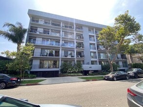 Building Photo - Beautiful Gigantic Condo in Beverly Hills!!!