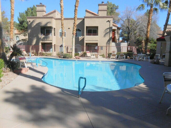 Building Photo - Spacious 1st Floor Condo at The Lakes