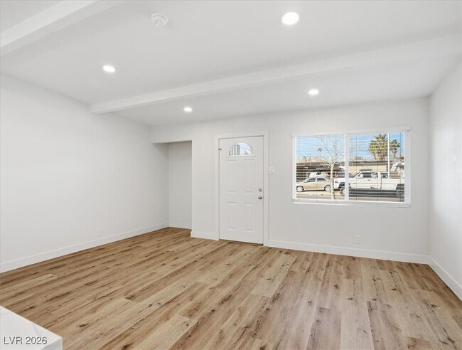 Building Photo - 608 Stanford St