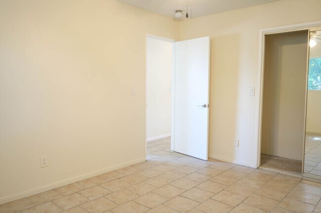 Building Photo - 3063 Randolph St