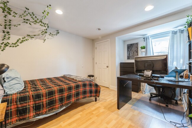 Building Photo - 109 Hudson Ave
