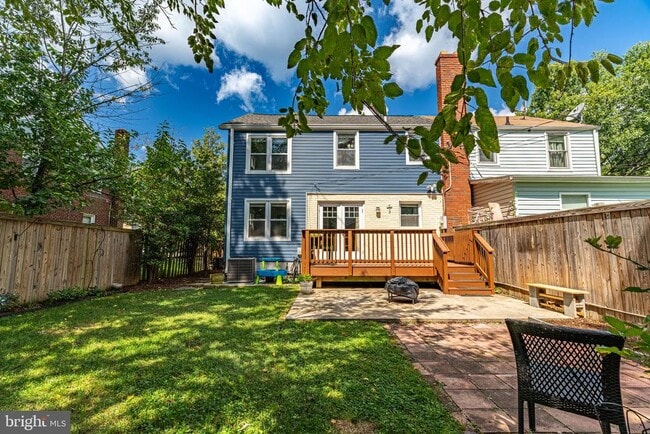Building Photo - 2848 Fairhaven Ave