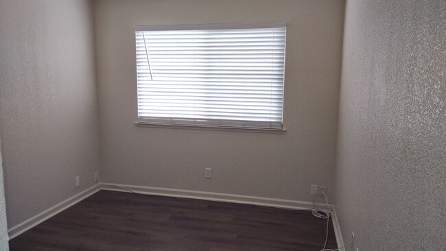 Building Photo - 8956 Red Leaf Way