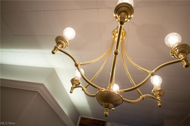 Building Photo - 641 Wheeling Ave