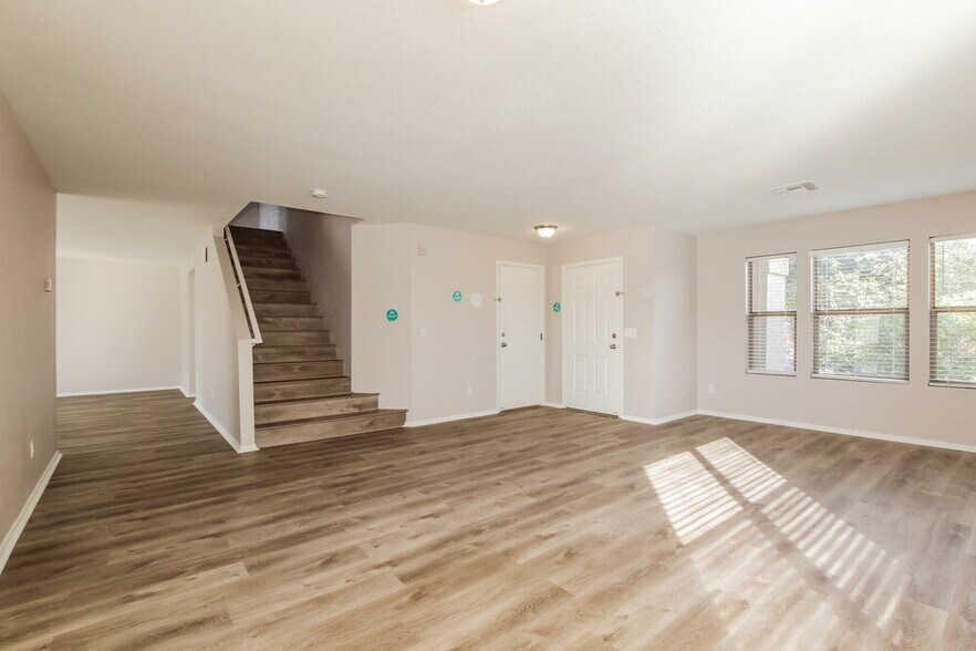 Building Photo - 4614 N 92nd Ln