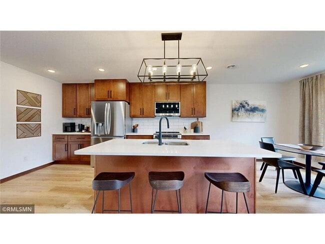 Building Photo - 18001 Walnut Circle