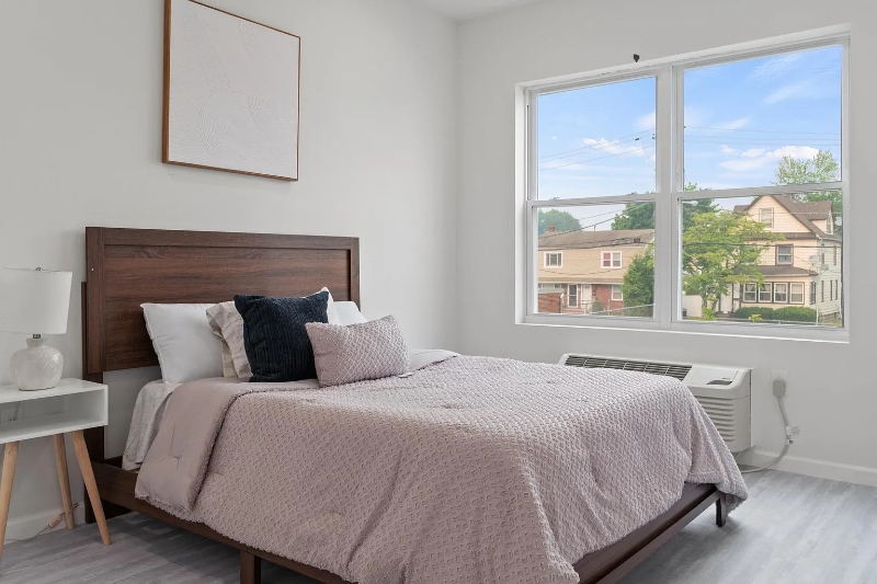 Building Photo - 51 E Main St