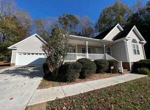 Building Photo - FOR RENT DAVIE CO!