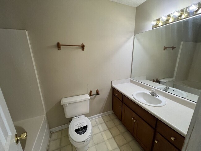 Building Photo - Home for Rent