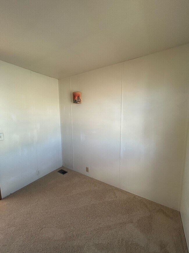 Building Photo - 3601 E Wyoming Ave