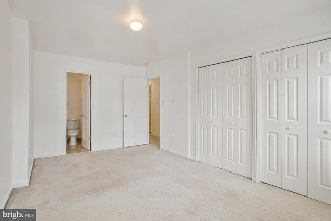 Building Photo - 205 Castleton Pl