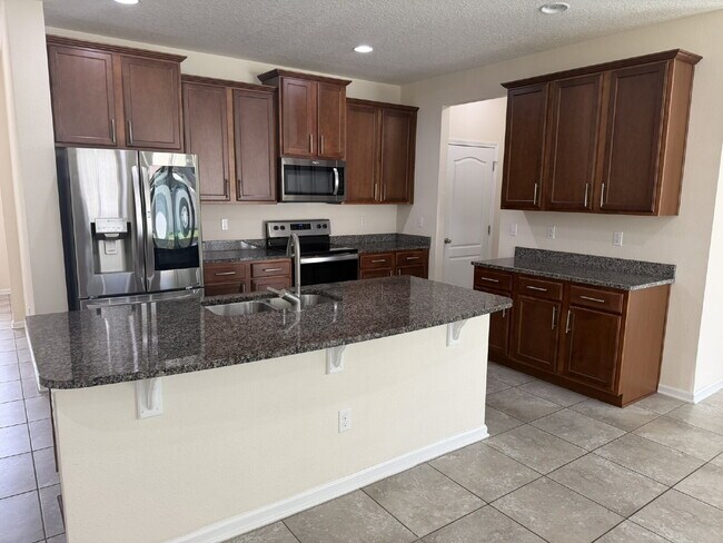 Building Photo - For Rent- Beautiful Home with 4 Bed, 2.5 Bath, PLUS a loft in Northside Jacksonville!