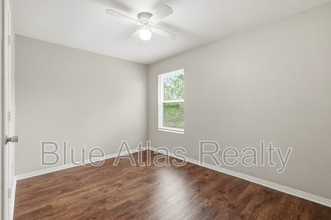 Building Photo - 116 Arrowhead St