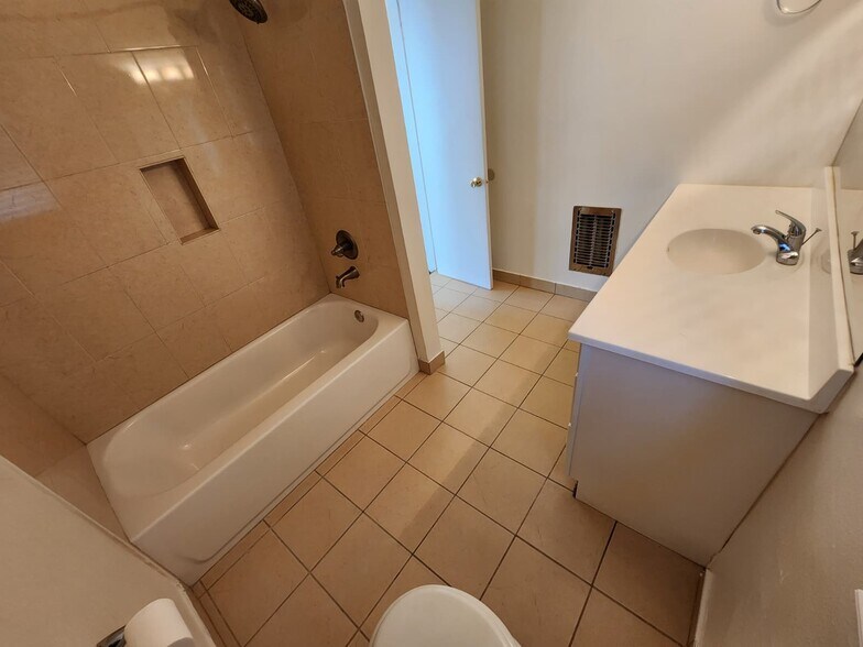 Building Photo - 4353 Don Tomaso Dr