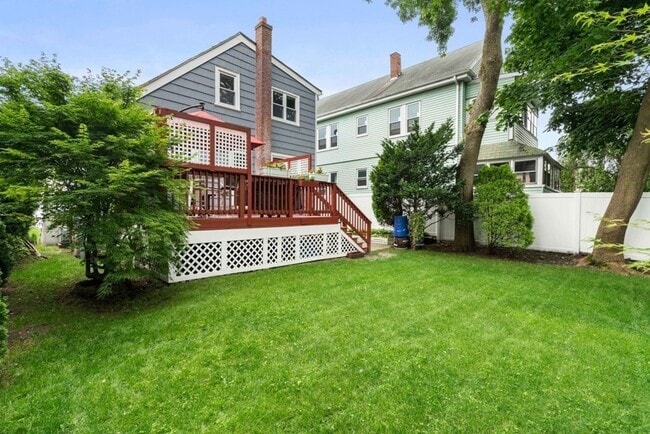 Building Photo - 45 Magoun St