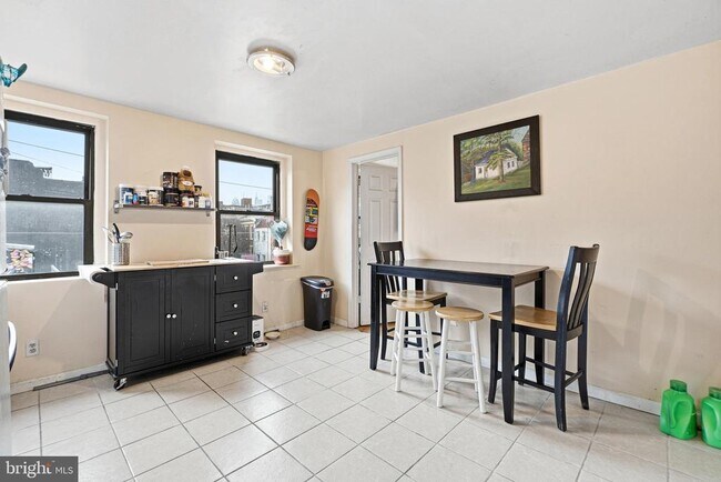 Building Photo - 252 South St