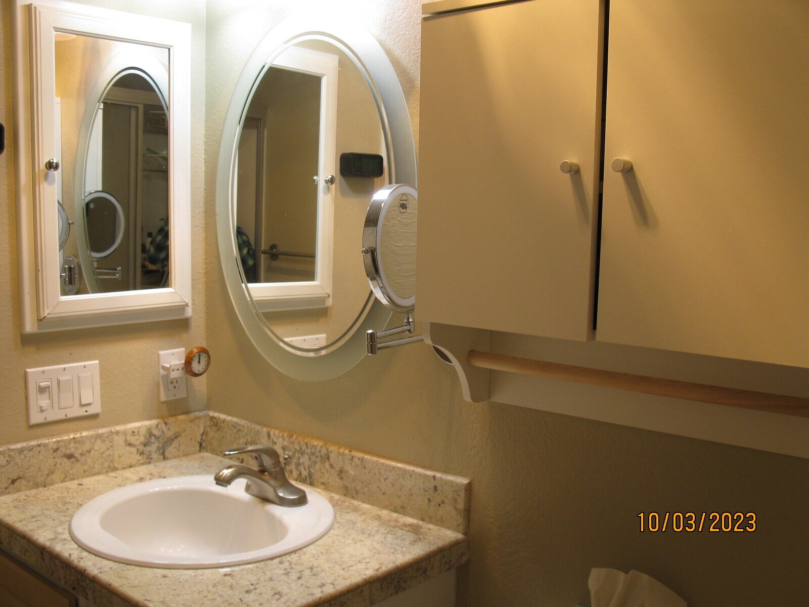 Main bathroom - 9370 SW 146th Ter