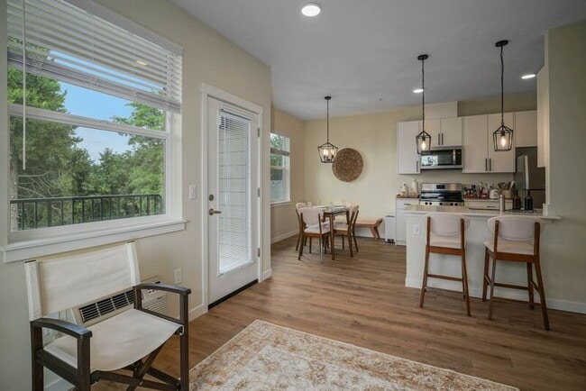 Building Photo - 190 Elma Ave SE