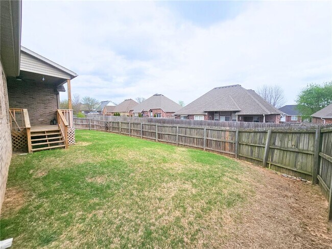 Building Photo - 3803 SW Kite Dr