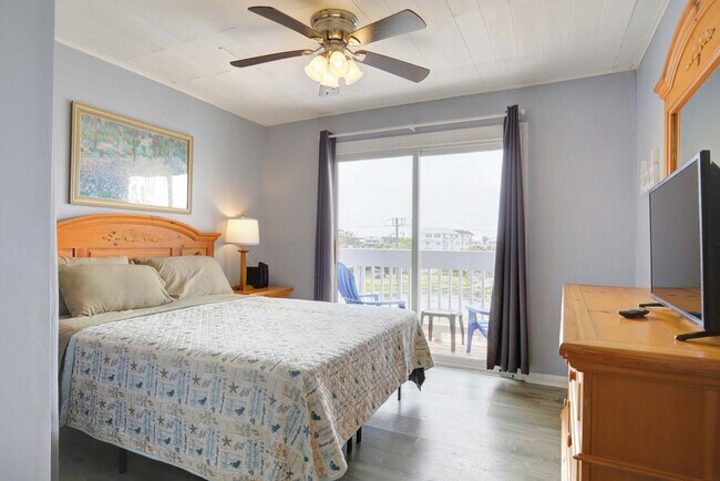 Building Photo - 608 Carolina Beach Ave S