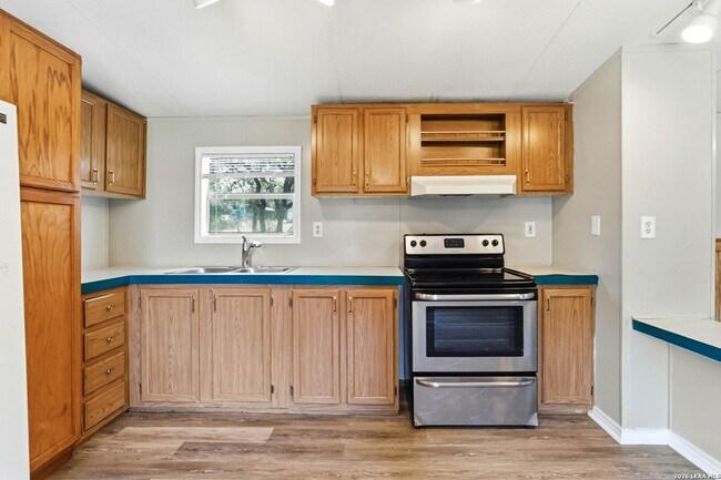 Building Photo - 636 Balsa