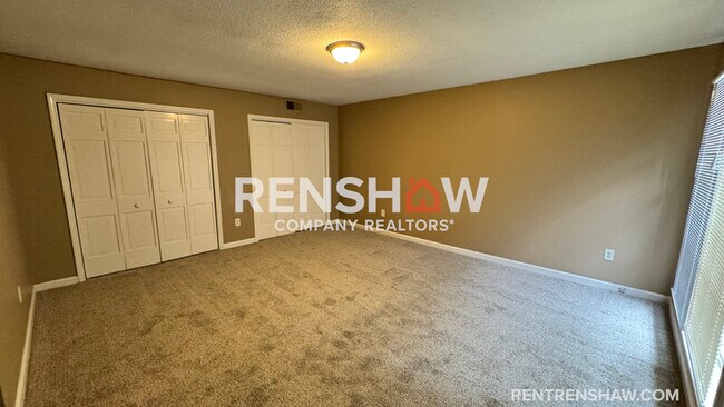 Building Photo - 5249 Kimbark Woods Dr