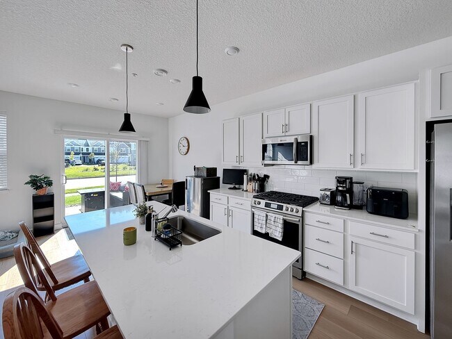 Building Photo - 3034 Basswood St