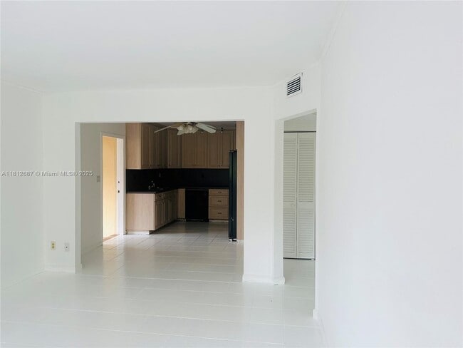 Building Photo - 5133 SW 43rd Terrace